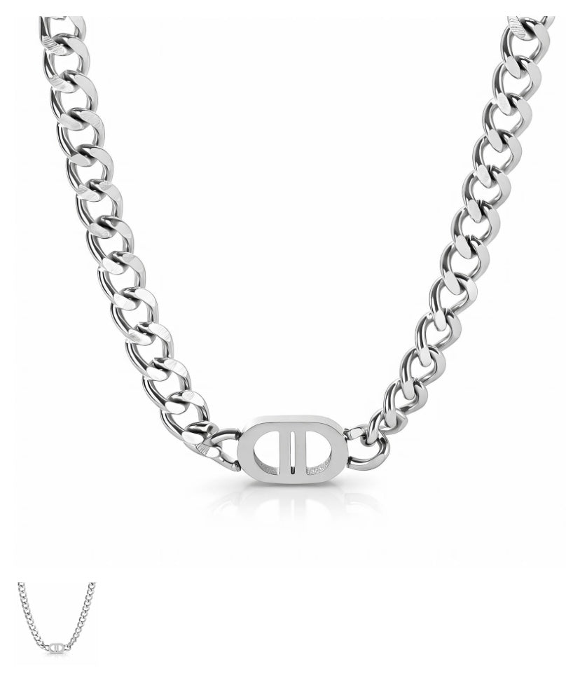 Tulum bold statement chain