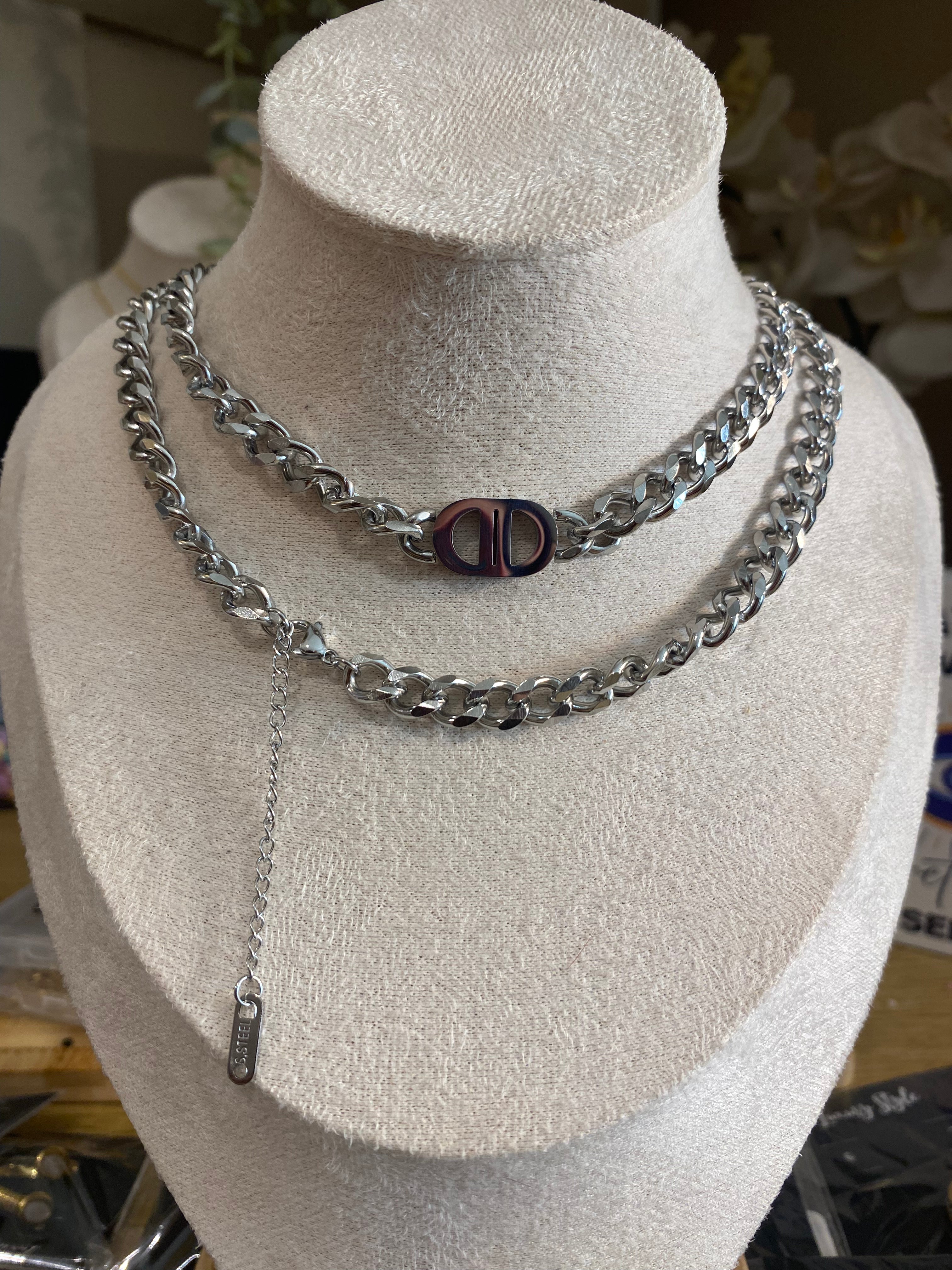 Tulum bold statement chain