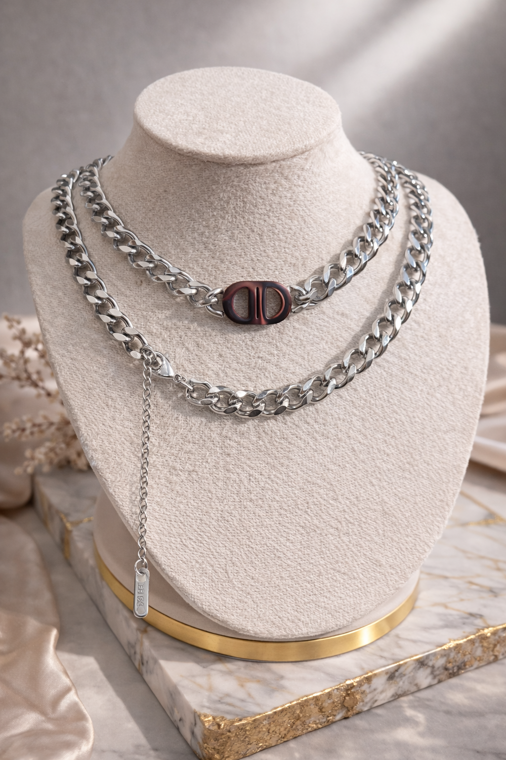 Tulum bold statement chain